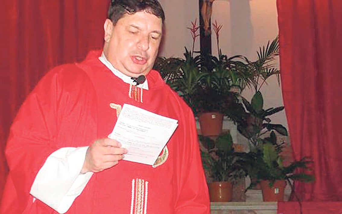 El cura Juan Diego Escobar Gaviria, de la parroquia San Lucas Evangelista, denunciado por abuso.