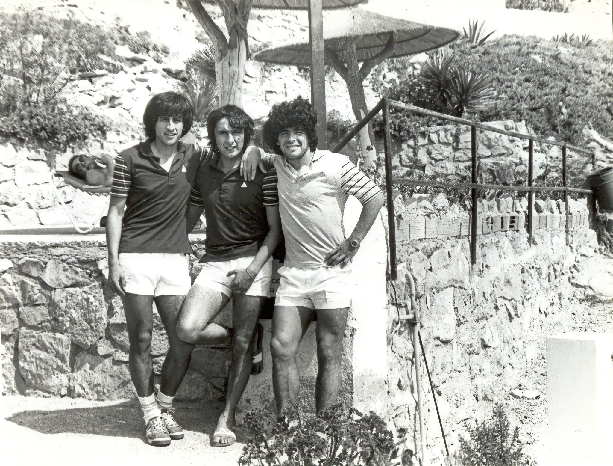 Twitter: @ranavalencia