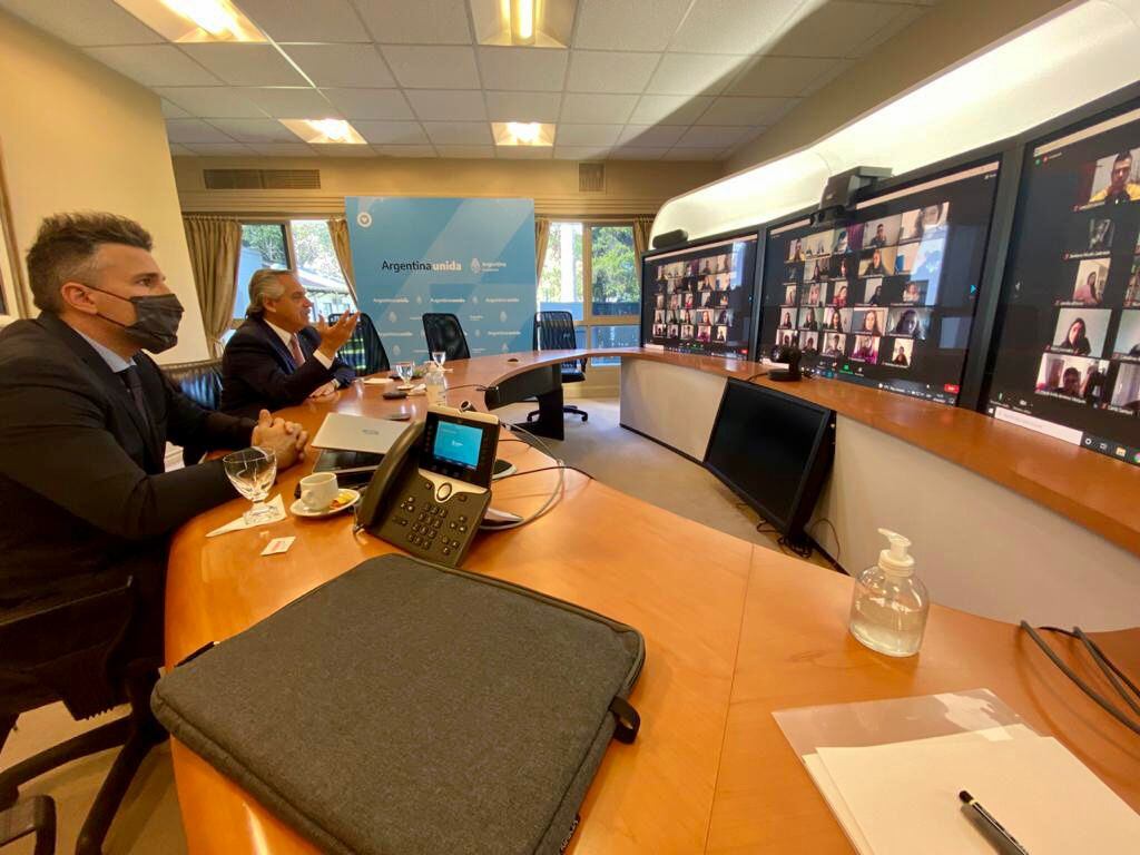 Alberto Fernández dictó una clase esta mañana desde la Residencia de Olivos de la cátedra, Teoría General del Delito y Sistema de la Pena, que dirige en la Facultad de Derecho de la UBA.