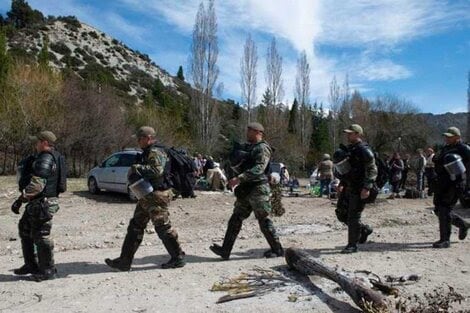 Fuerzas de seguridad patrullando territorios mapuche