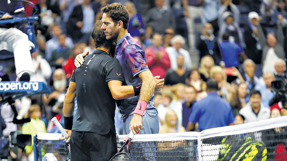 Rafa Nadal saluda a Del Potro tras la victoria que lo depositó en una nueva final de Grand Slam.