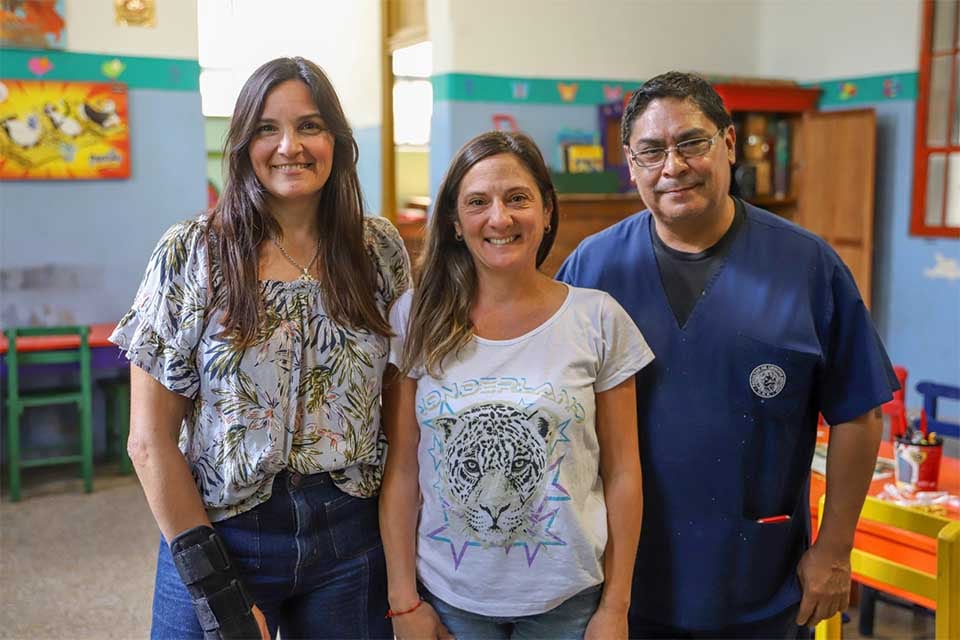 Lorena Manoni a cargo de "La Escuelita" y los docentes especiales Grisela Scriffignano y Aureliano Ferraro. 