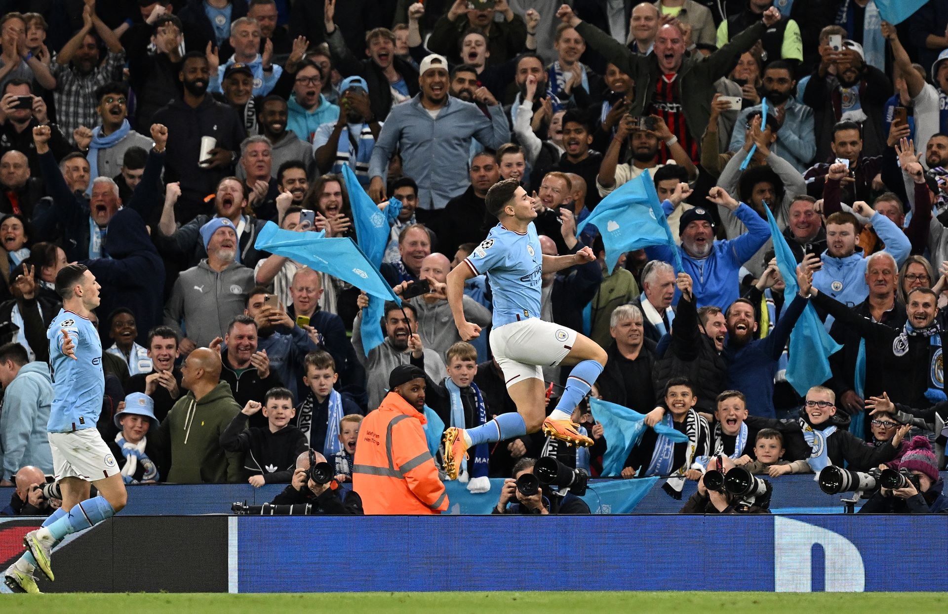 El argentino Julián alvarez anotó el último tanto en la goleada histórica del Manchester City al Real Madrid, por 4-0. 