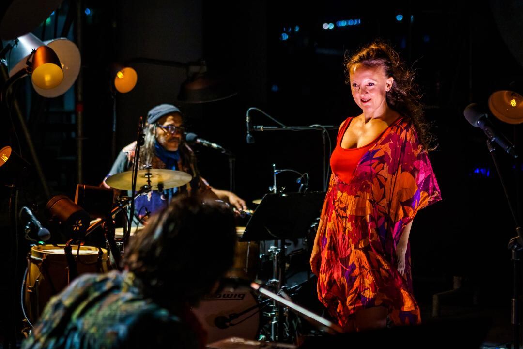 “La obra es una fábula inspirada en mi propio camino”, señala Fontaine, sobre una obra que mixtura música y teatro.