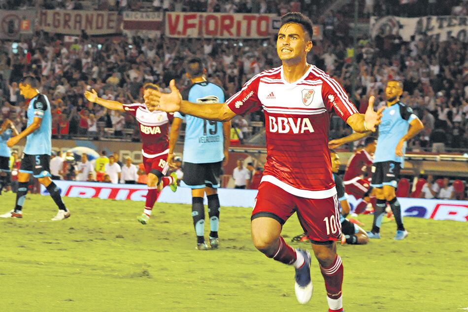 Gonzalo Martínez festeja su gol, el que le terminó dando el triunfo al conjunto de Núñez.