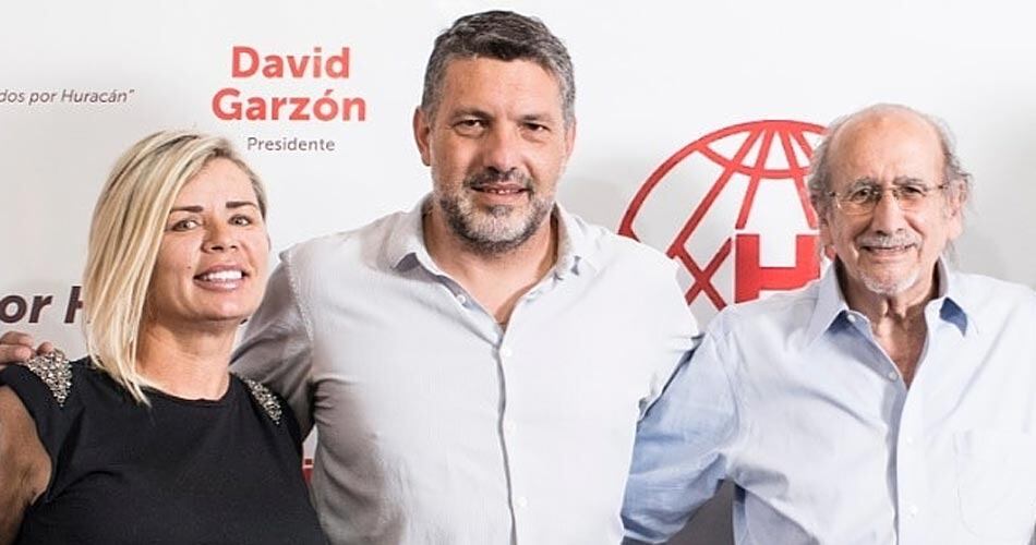 Garzón (centro), y los vocales Patricia González y Néstor Vicente.