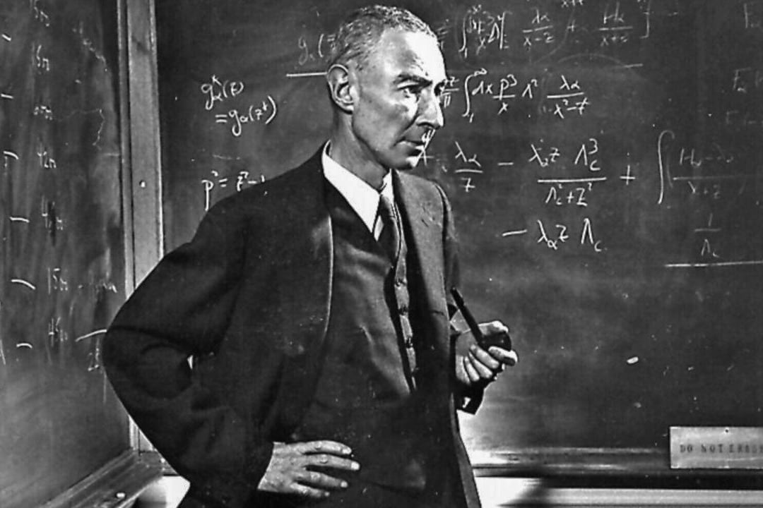 Julius Robert Oppenheimer (1904-1967).
