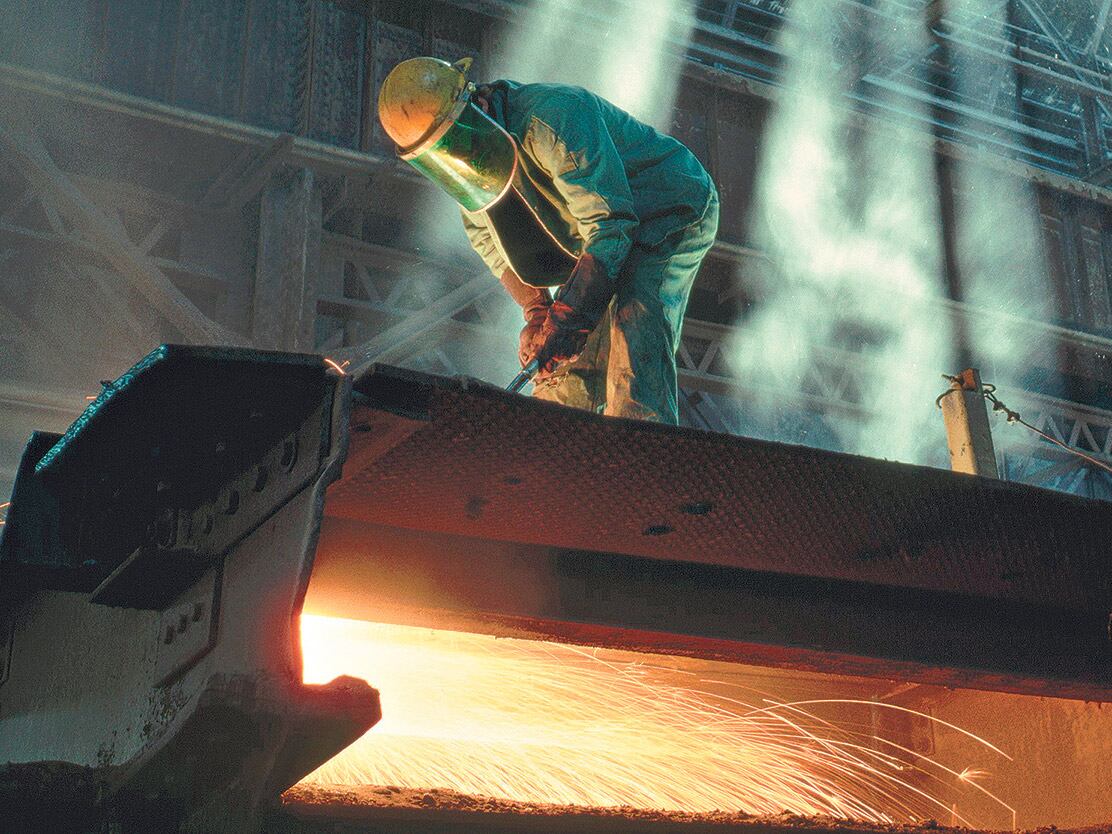 El empleo en la actividad privada es el más castigado por la crisis. En enero se informaron más despidos y suspensiones.