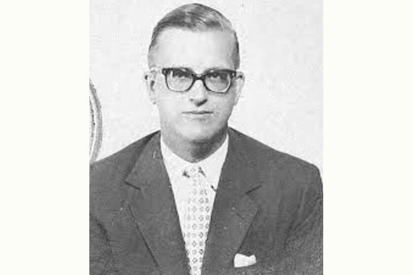 Imagen de juventud de Eduardo Valentín Oxenford. 