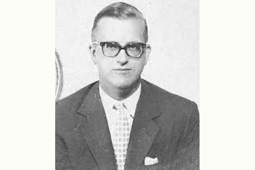 Imagen de juventud de Eduardo Valentín Oxenford.