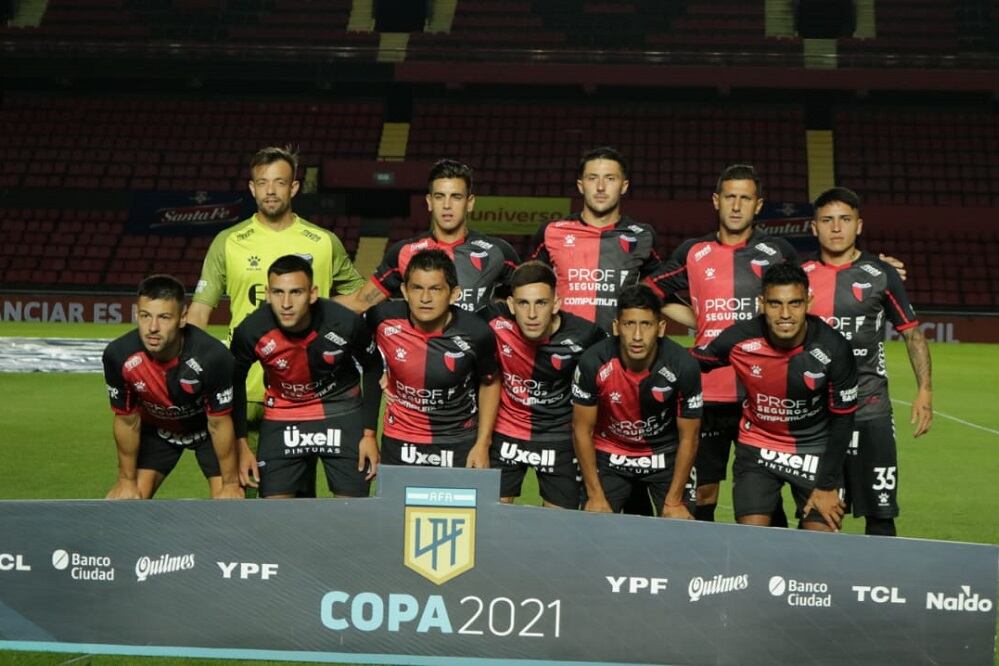 Colón es el primer clasificado de su zona y está a un paso de ganar el grupo.
