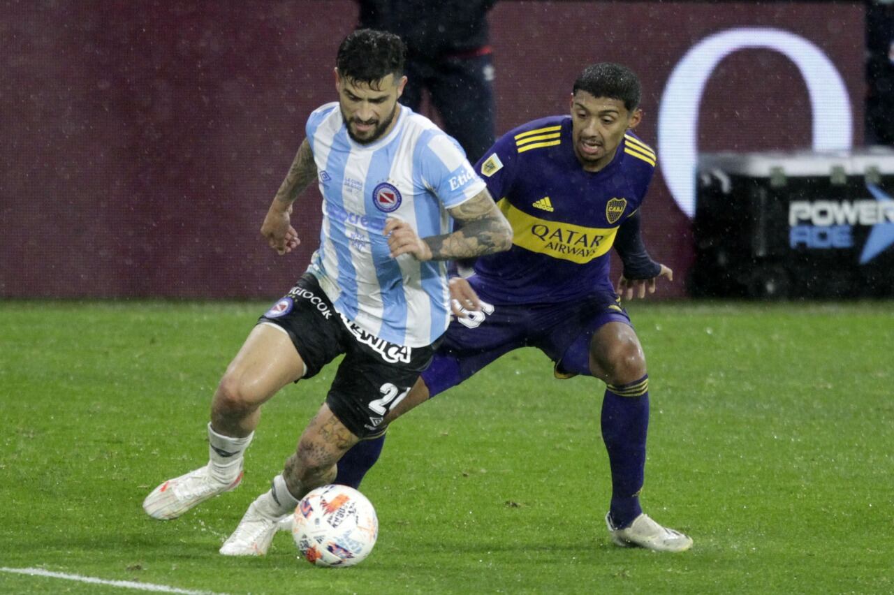 Escena del último cruce, que terminó con un empate 1-1 en La Boca