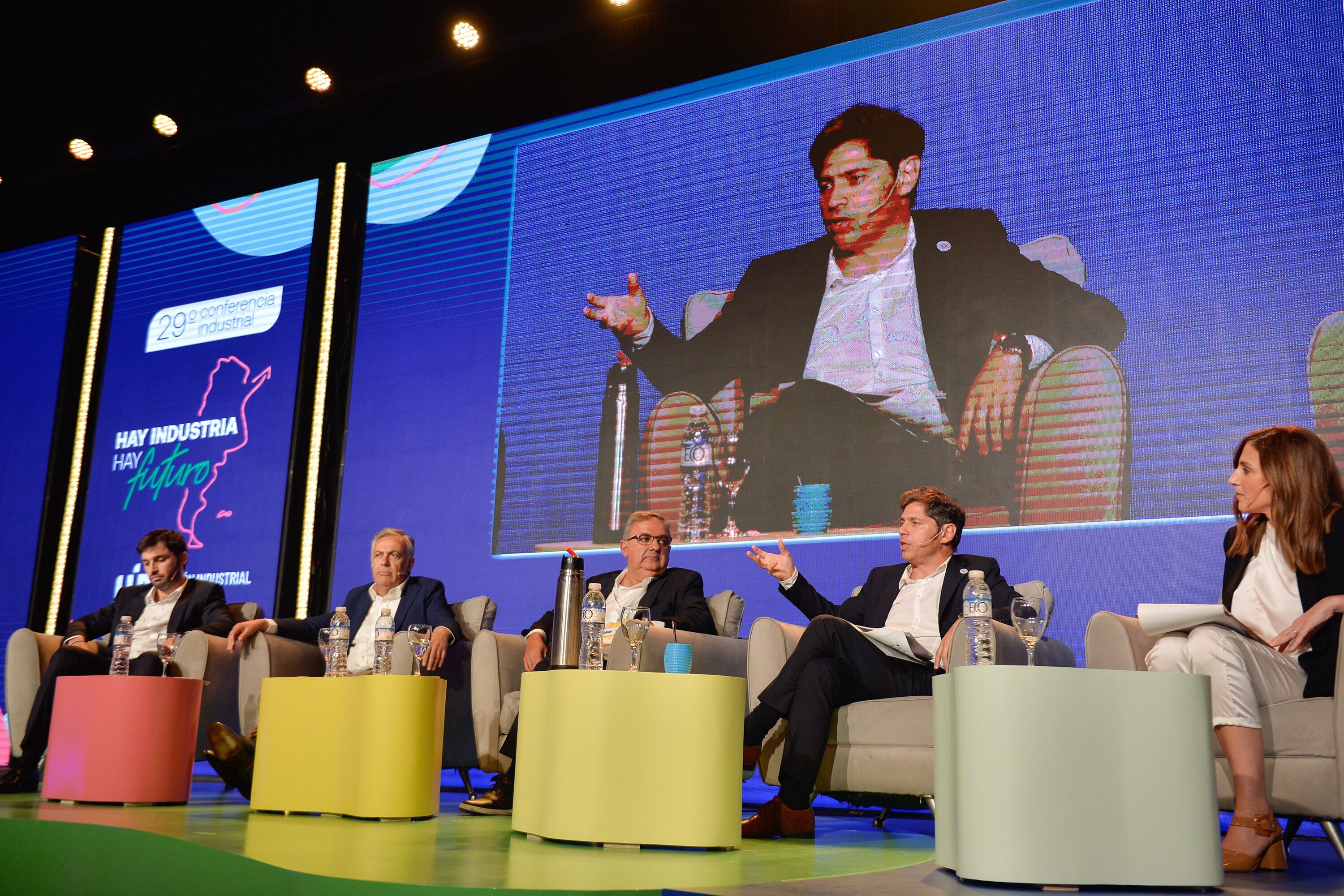 Kicillof en el panel de gobernadores de la UIA.