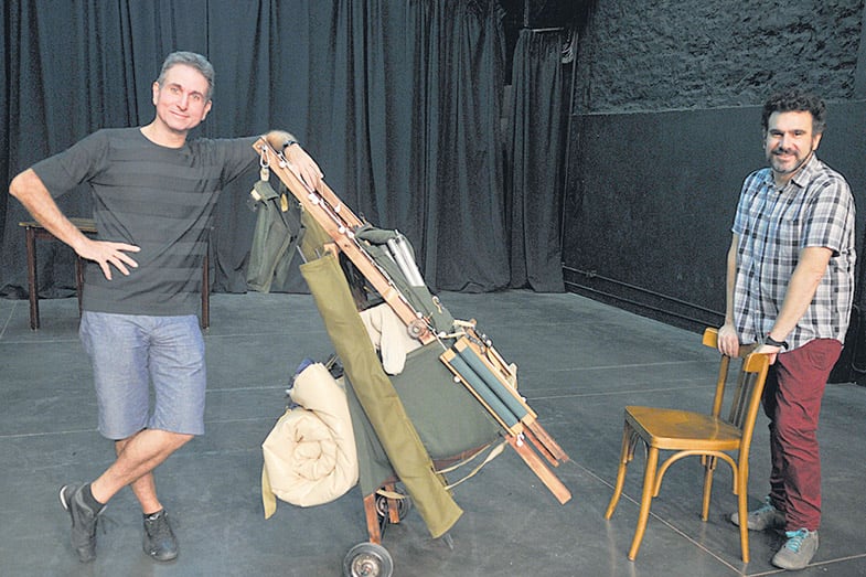 Según Katz, Joab tiene claro cómo funciona el relato, mientras que su propio terreno es el del humor.