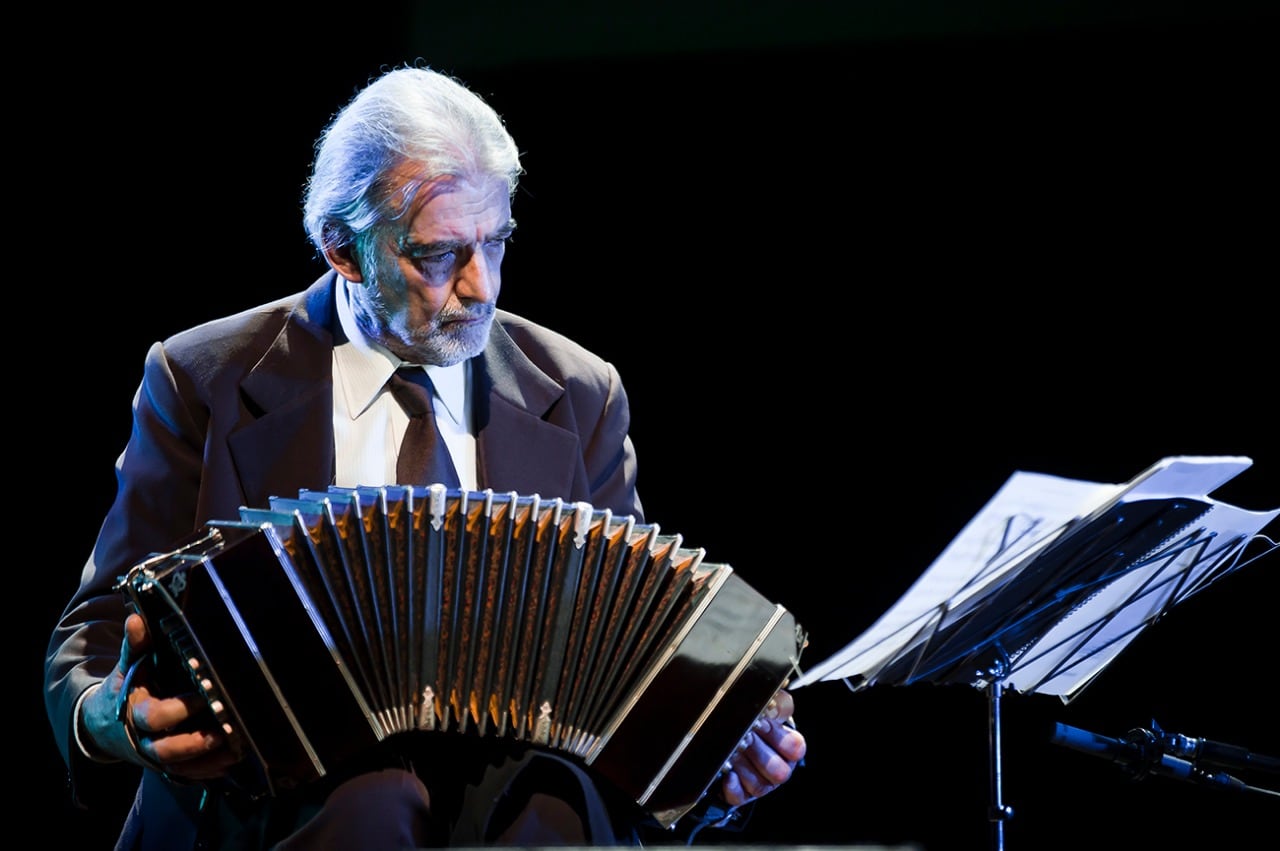 "No creo ser vanguardista ni innovador, más bien creo que soy un buscador."