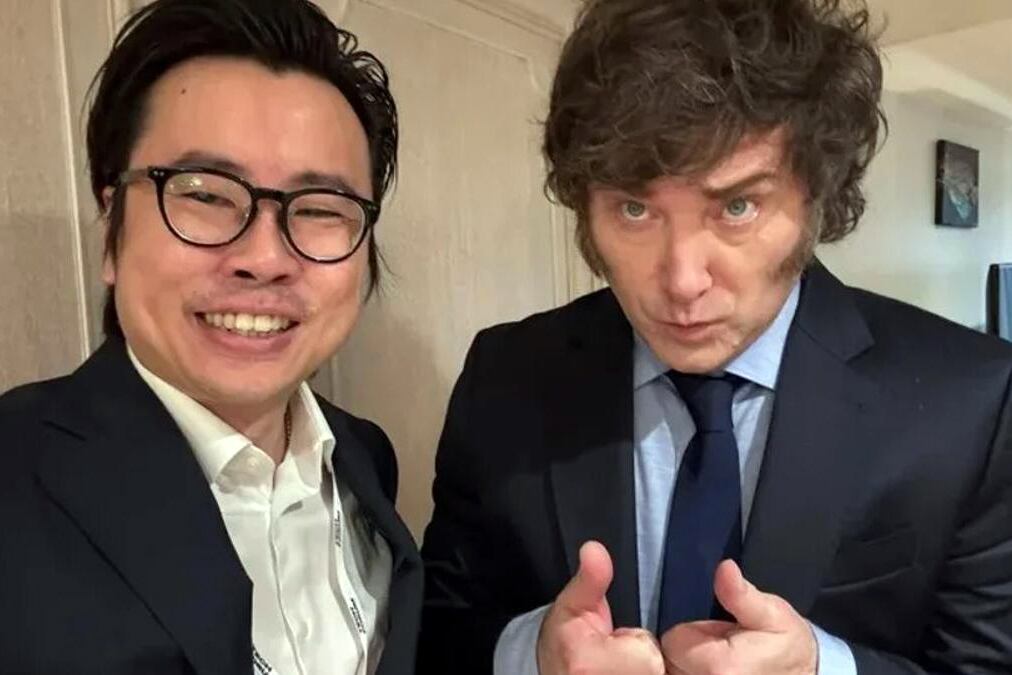 Julian Peh, Ceo de Kit Protocol, junto a Javier Milei.