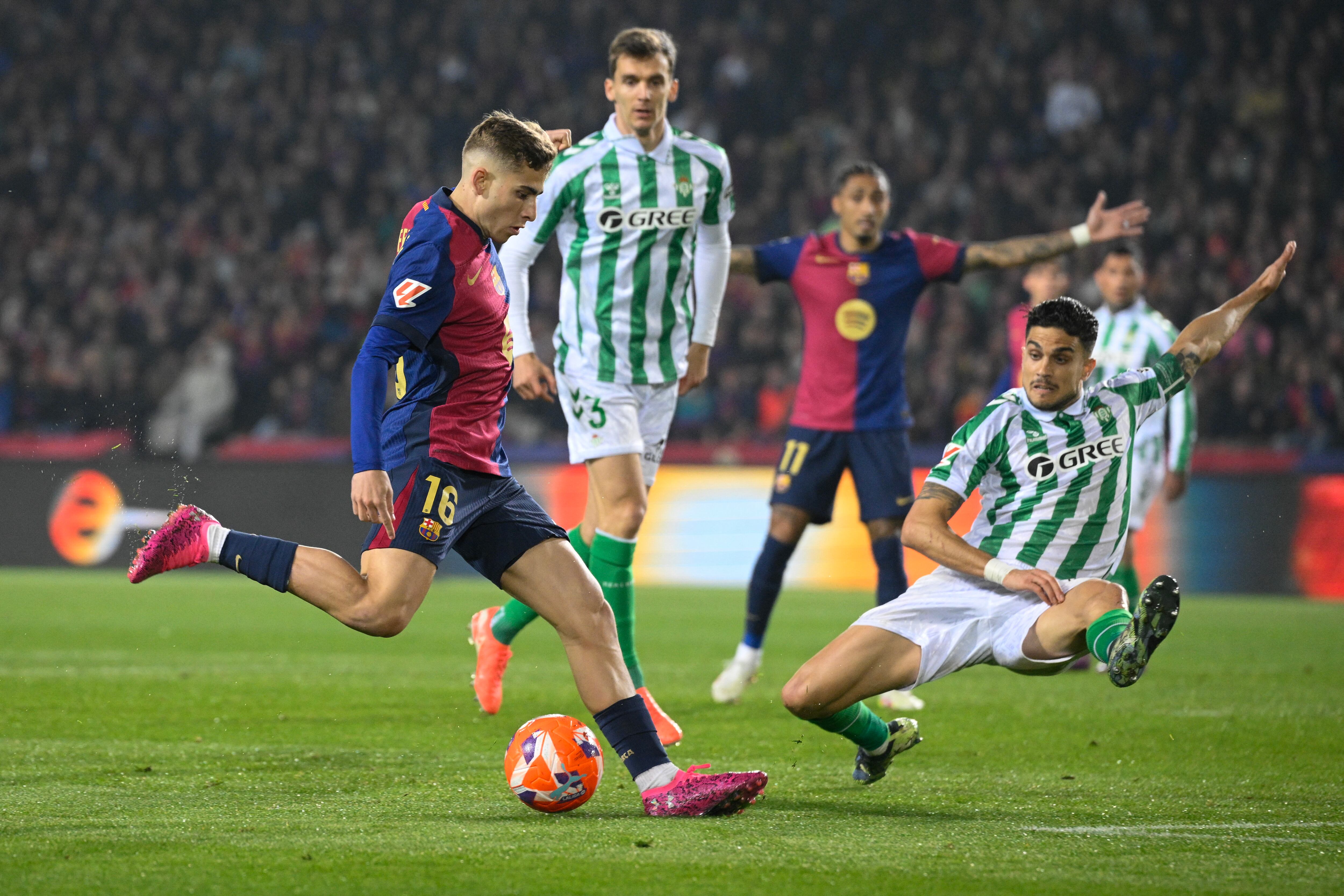 Barcelona empató y sigue arriba