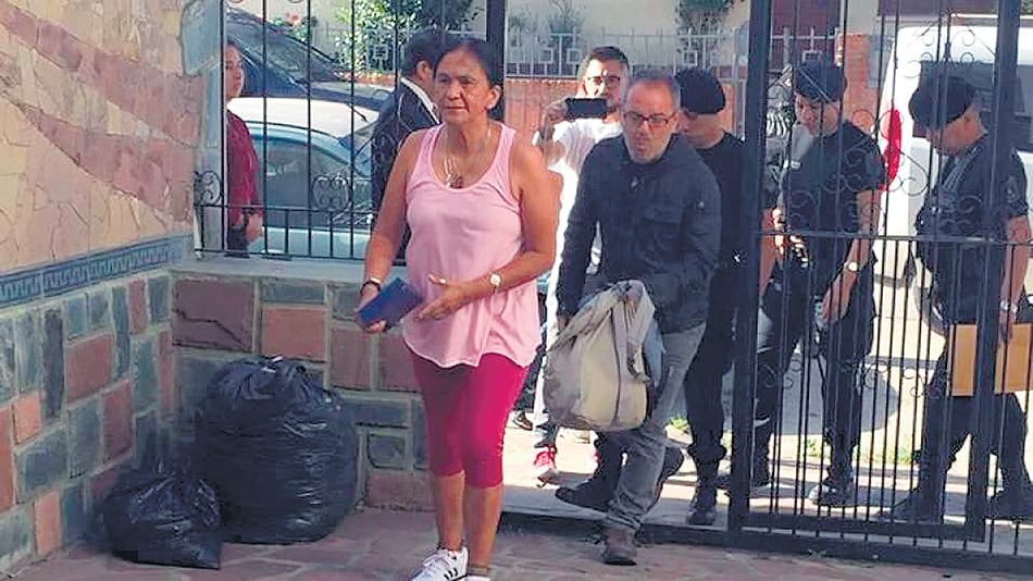 Milagro Sala ayer, al ingresar a su domicilio en el barrio de Cuyaya, en San Salvador de Jujuy.
