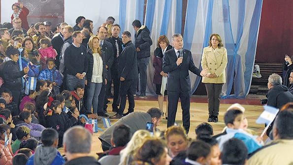 “Tenemos los costos más altos en transporte”, dijo Macri, sin hablar de combustibles y peajes.