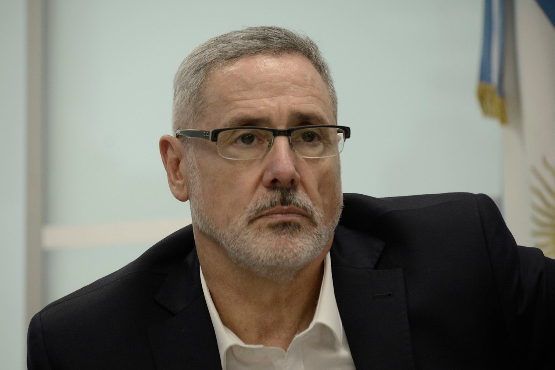 El ministro Marcelo Sain defendió el aumento a policías vía servicios adicionales.