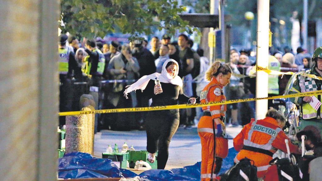 El fuego afectó todos los pisos: al menos 12 personas murieron y decenas resultaron heridas.