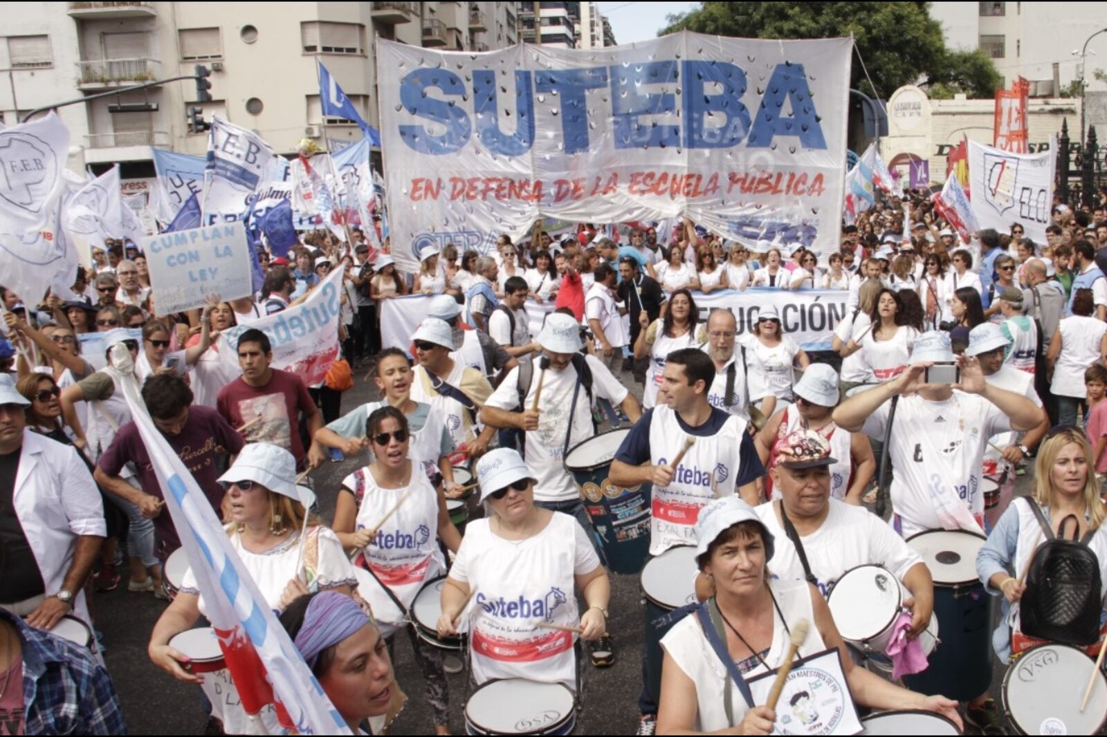Los docentes también paran: no habrá clases y realizarán diversas actividades en los municipios.