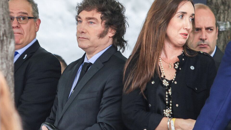 Milei llegará a la Argentina en la madrugada de este lunes.