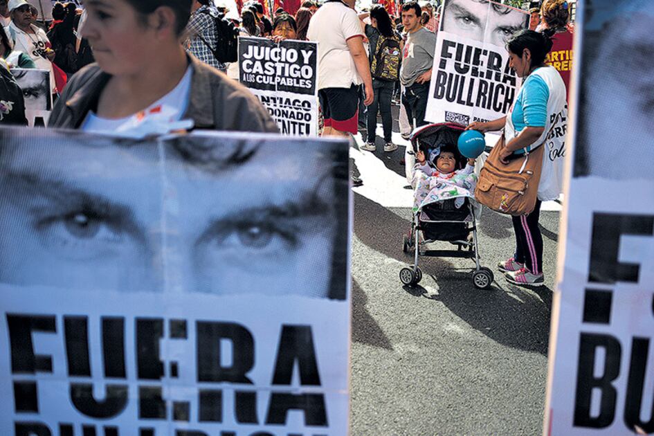 Los manifestantes exigieron la renuncia de la ministra Patricia Bullrich.