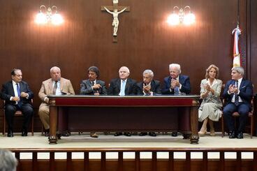 Erbetta junto a integrantes de la Corte provincial y el gobernador Lifschitz.