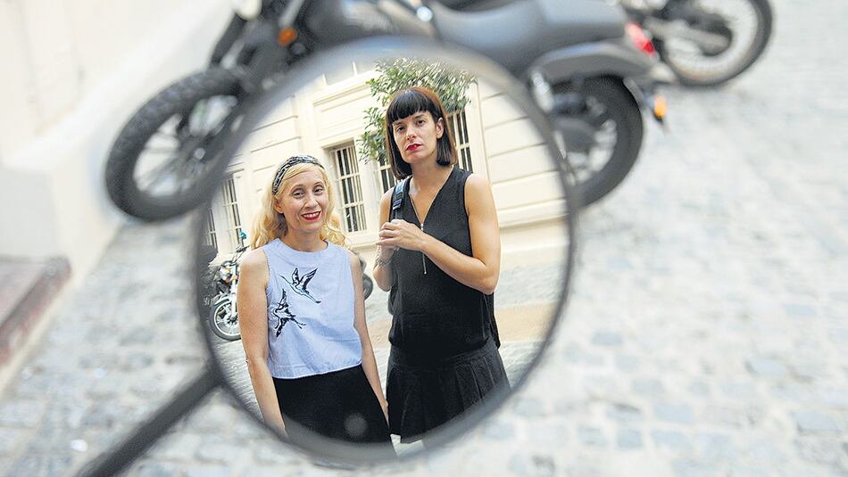 Los films de Arias y Lairana son sus debuts en el largometraje, aunque tienen larga experiencia artística.