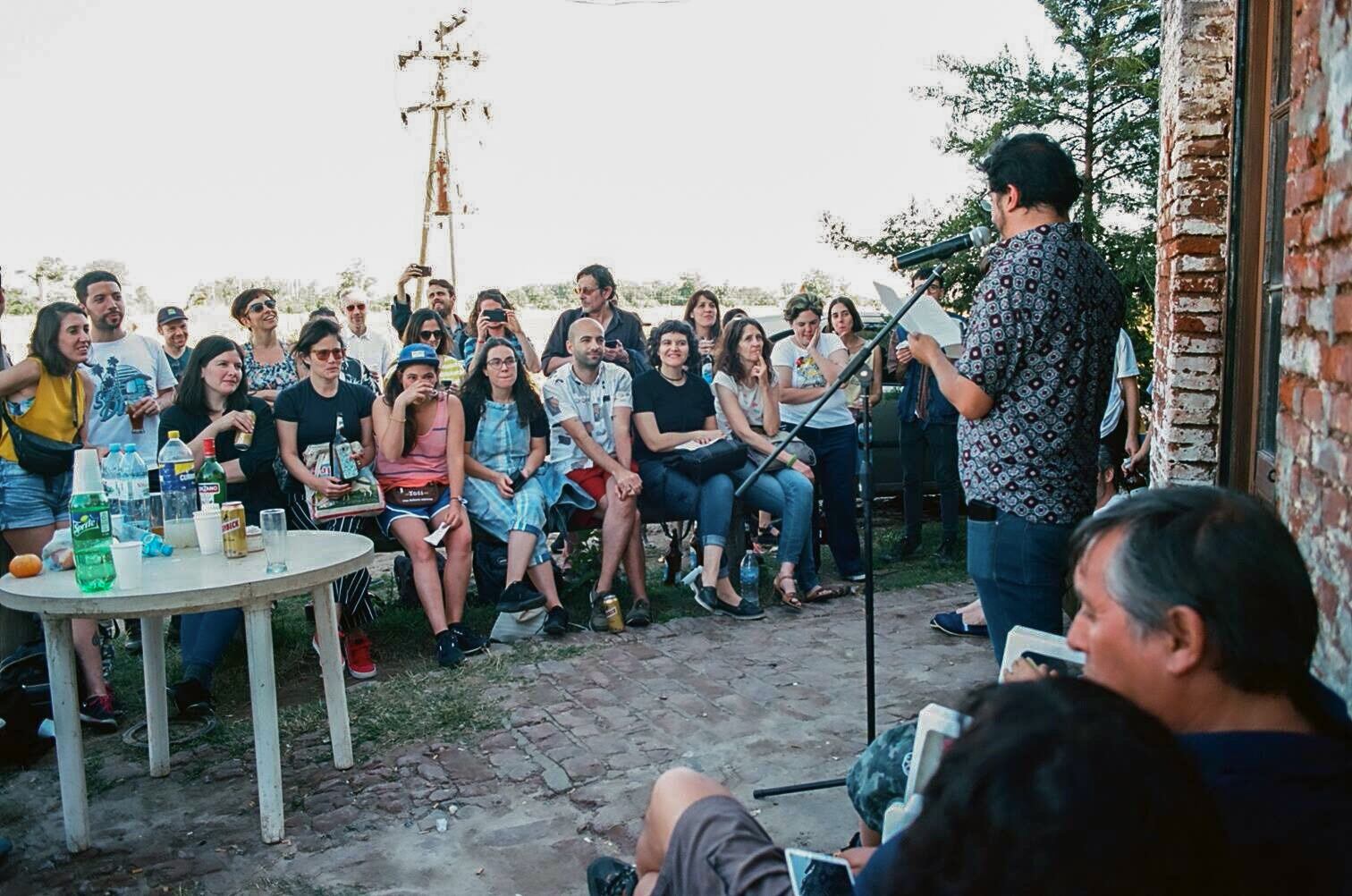 El festival copa con poesía las pulperías.