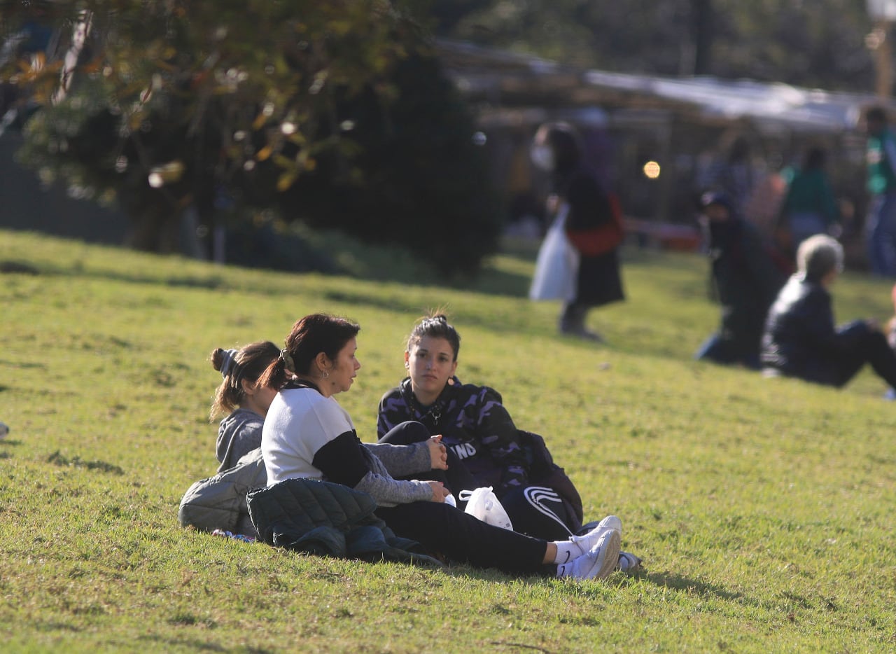 Se autorizan las actividades en espacios abiertos de hasta cien personas.