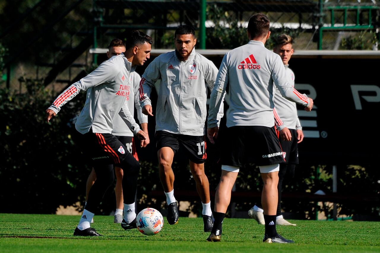 El plantel se entrenó por la mañana en Ezeiza