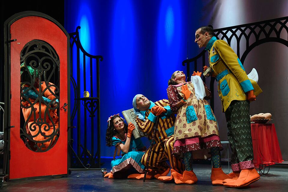 Escena de la obra que pone en escena el Teatro La Comedia.