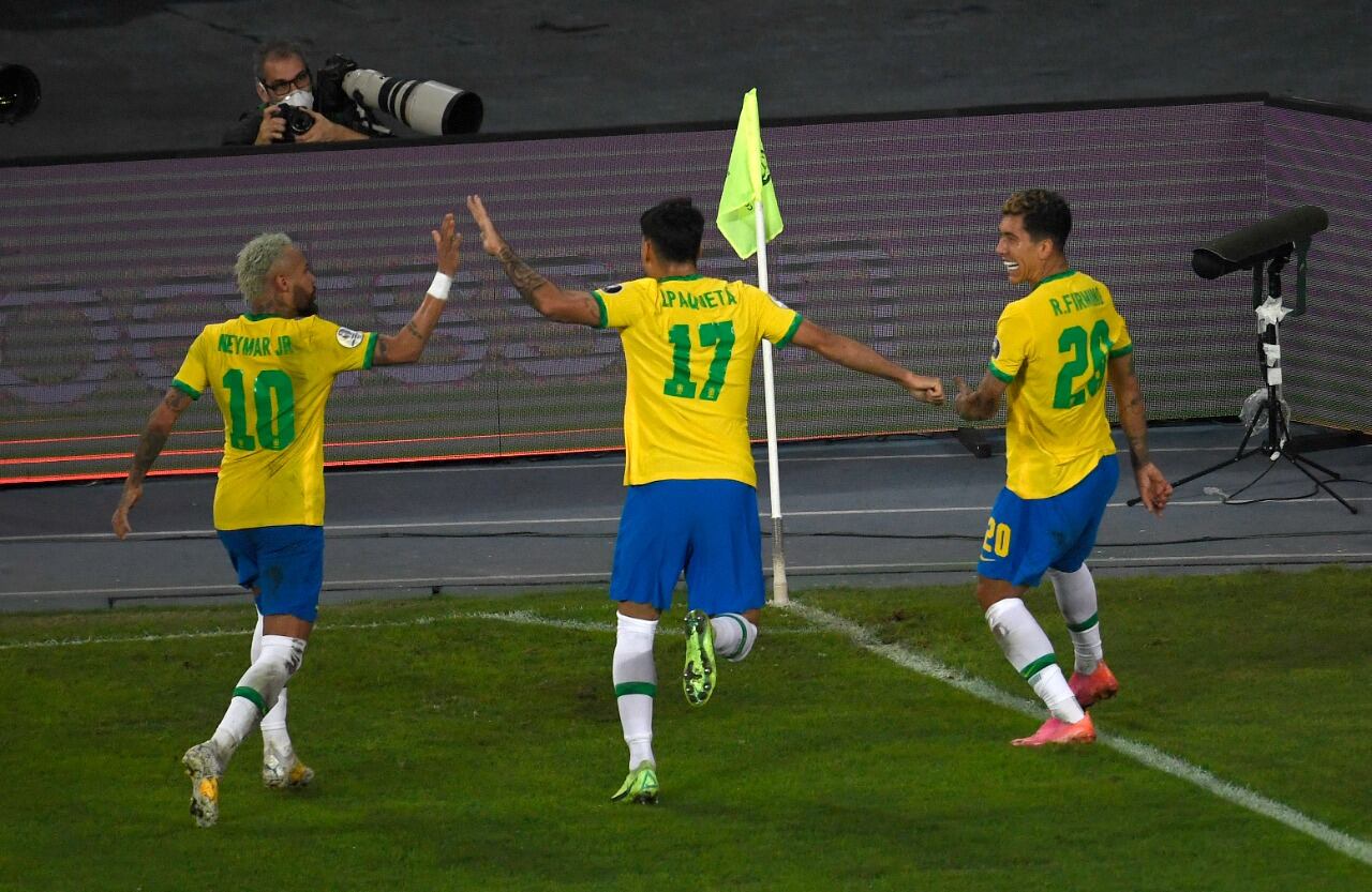 Neymar, Paquetá y Firmino festejan el primer gol