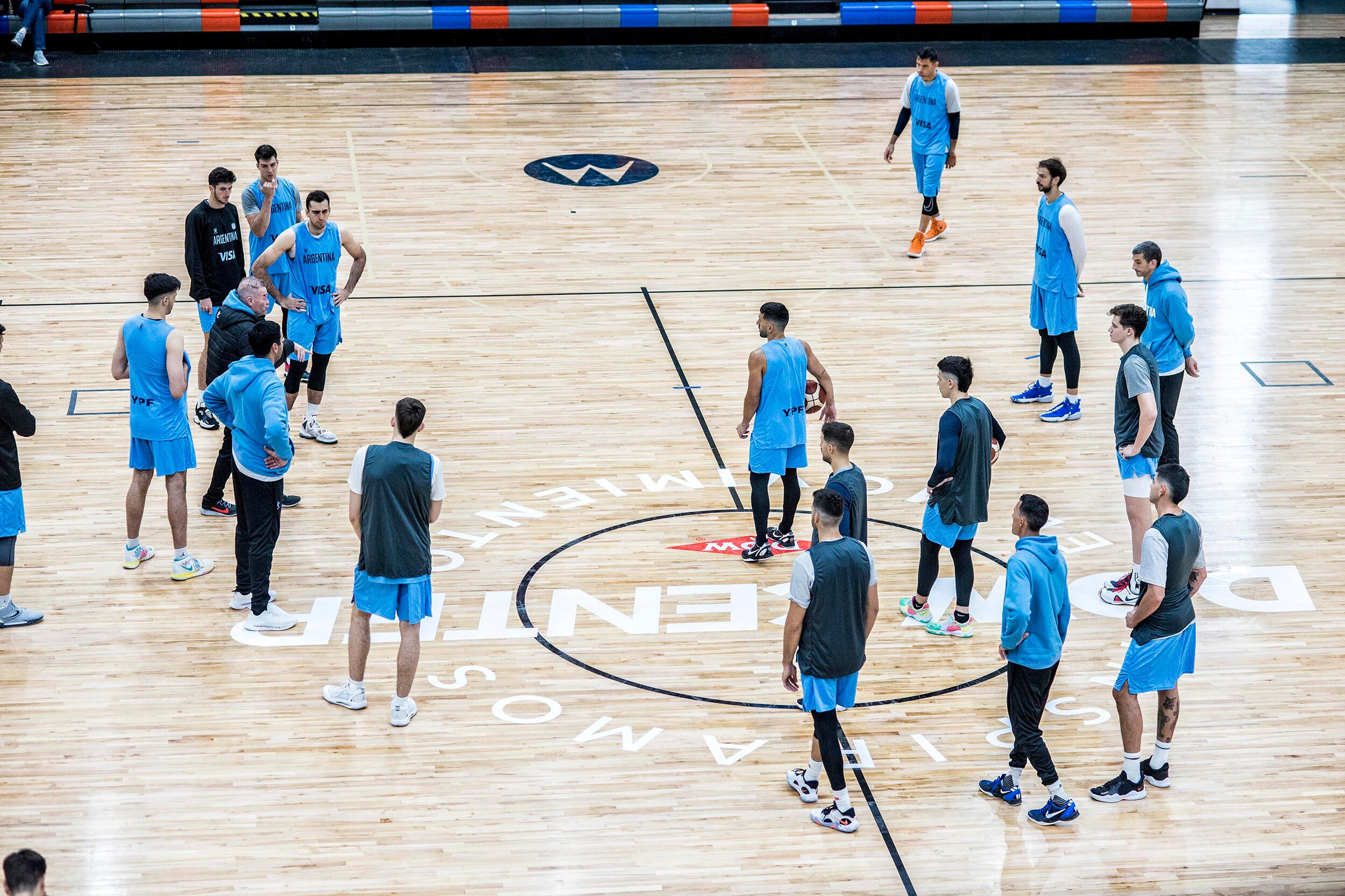 La Selección argentina se entrenó en el Dow Center de Bahía Blanca.