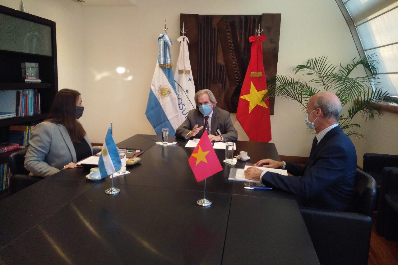 El encuentro sirvió para establecer una estrategia de trabajo con vistas al establecimiento de una asociación integral.