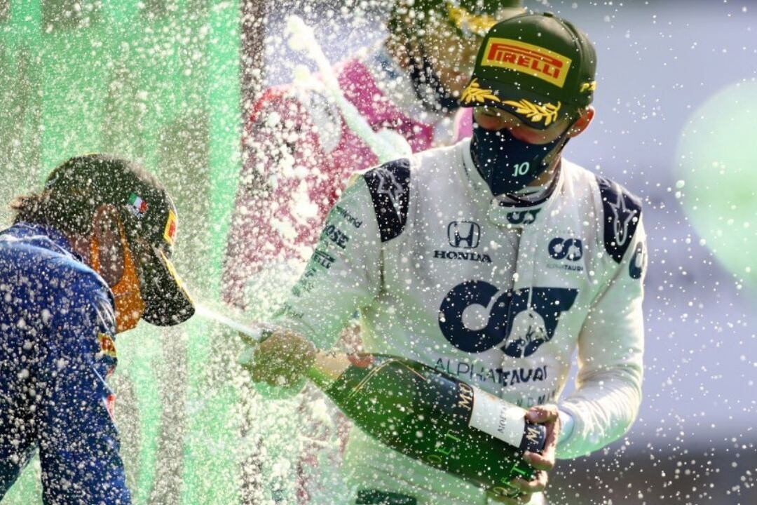 El francés Pierre Gasly en lo más alto del podio del GP de Monza.
