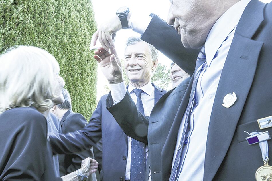 Macri saludó a familiares y a ex combatientes.