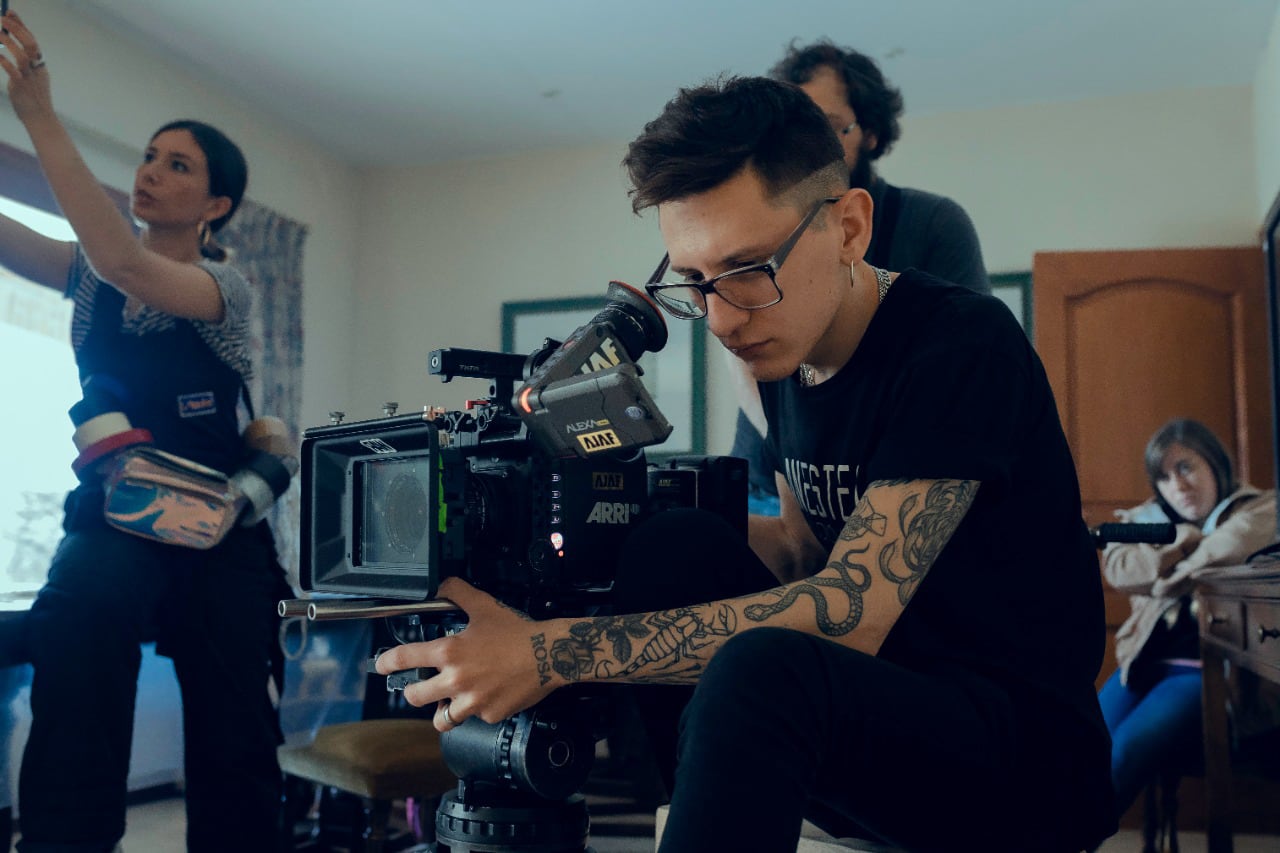 Facu Ballve empezó a sacar fotos y filmar la movida ni bien terminó el colegio. Hoy es un referente para el trap internacional.