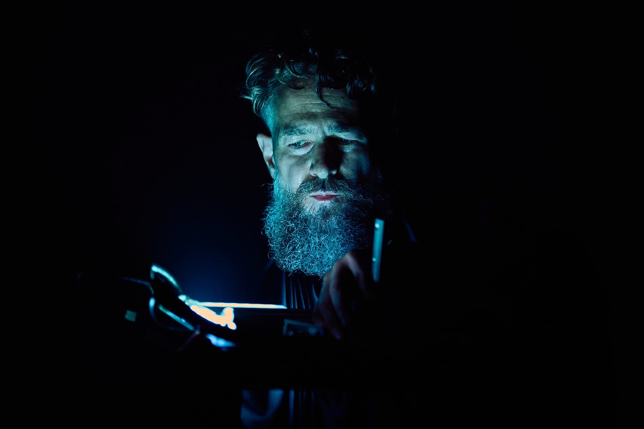 El compositor y artista quebequés Alexis Langevin-Tétrault mostrará “Replikas”.