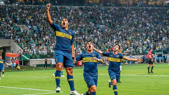 Wanchope Abila festeja su gol en San Pablo.