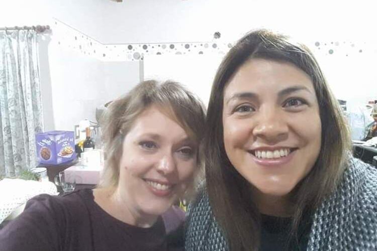 Lilliana Giménez (derecha) tenía 44 años y daba clases de literatura en la cárcel de Bouwer.