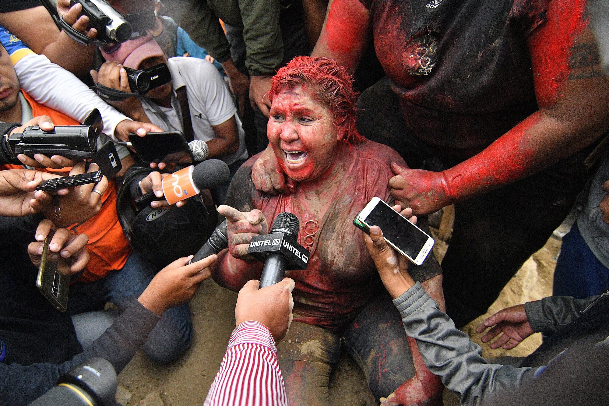 La alcaldesa Patricia Arce fue secuestrada y agredida.