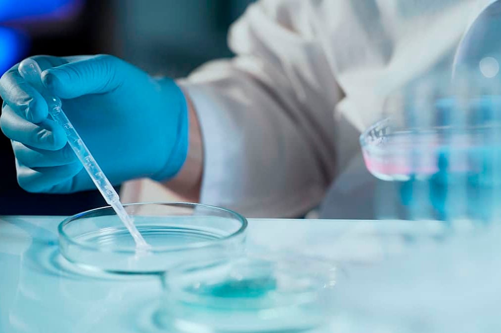 Los colectivos de defensa de derechos LGBT+ de España señalaban la discriminación imperante en la cobertura.