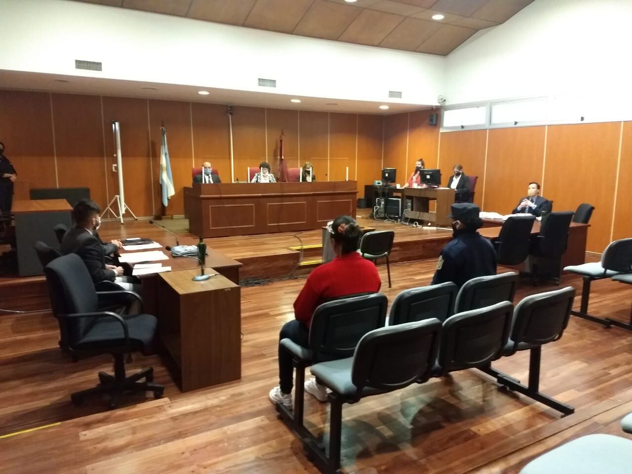 La audiencia, en una sala sin público