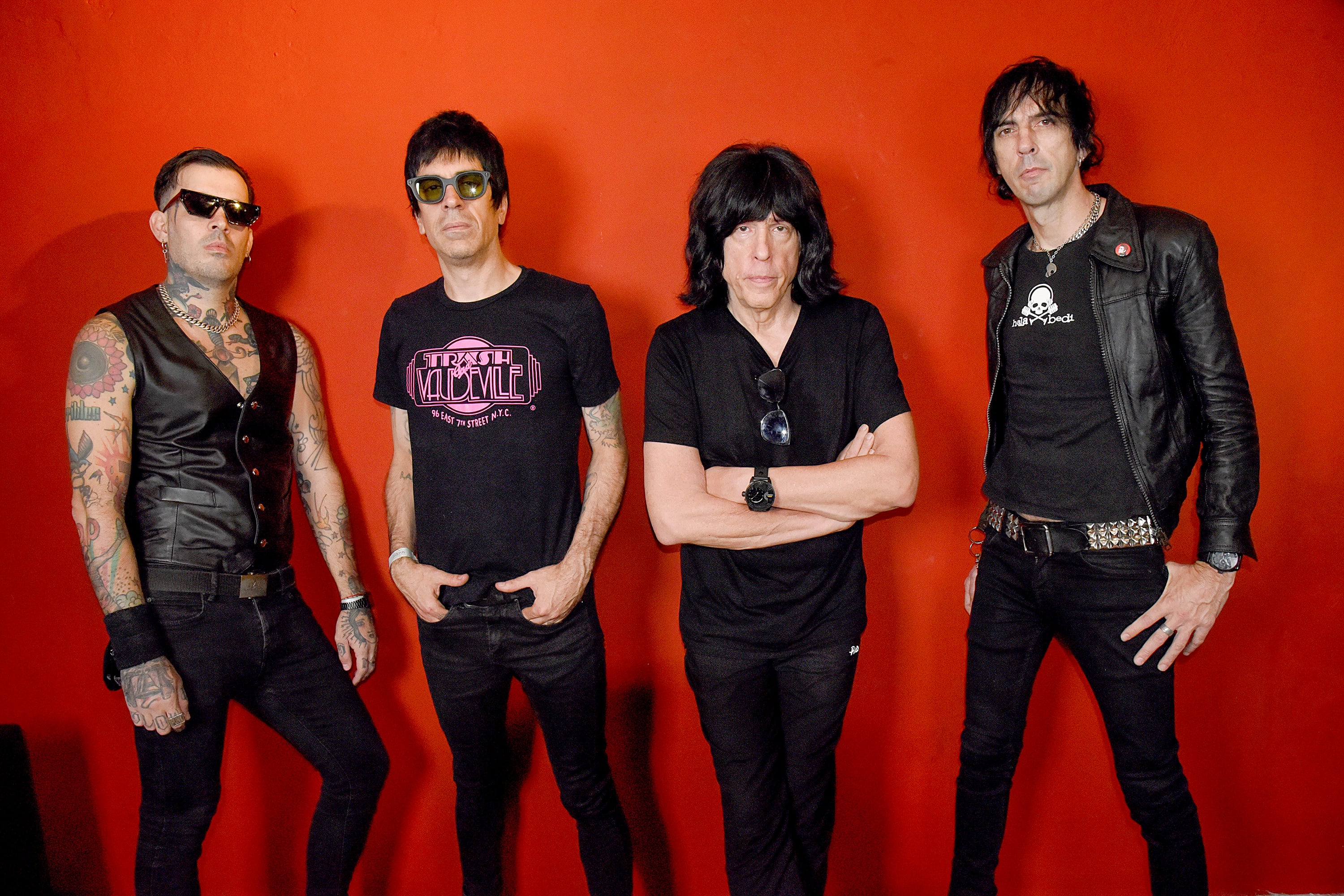 Marky Ramone junto a los músicos que lo acompañan en la Argentina.