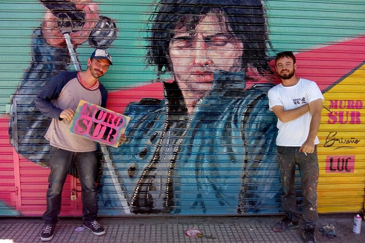 No es casual que la galería esté en Once: ahí se escribió La balsa, a su estación llegó el agite y allí fue la gran tragedia del rock.