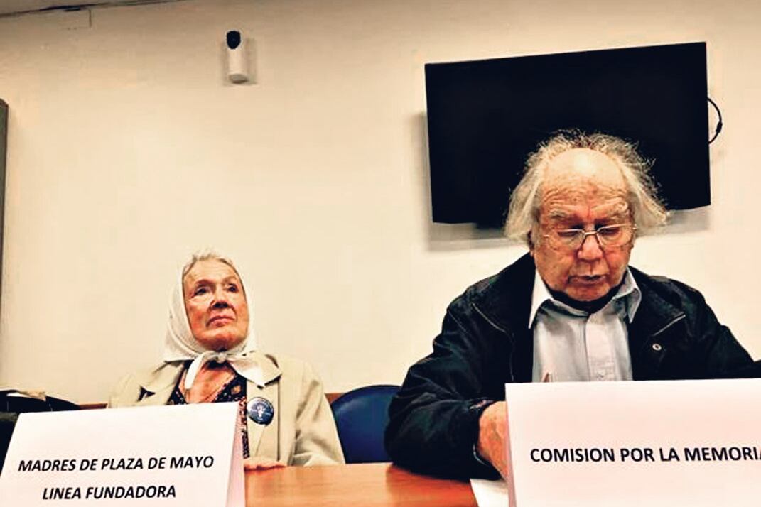 Nora Cortiñas y Adolfo Pérez Esquivel firmaron el pedido de juicio político a Fernández Garello.