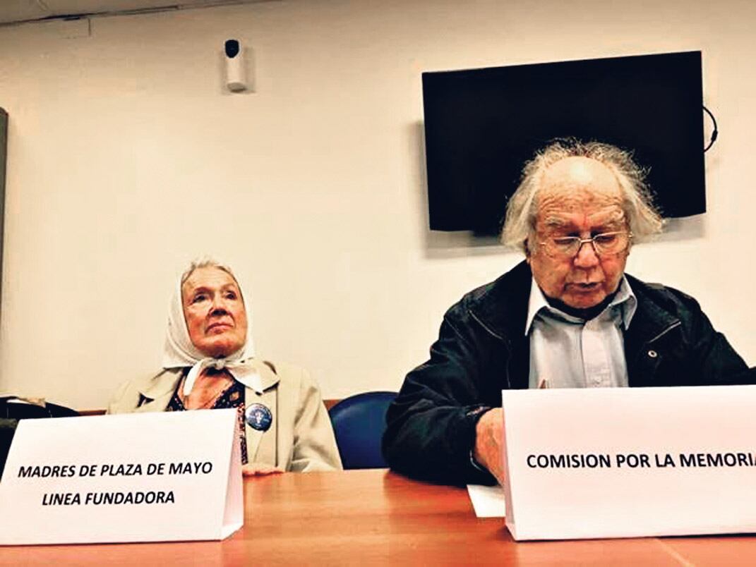 Nora Cortiñas y Adolfo Pérez Esquivel firmaron el pedido de juicio político a Fernández Garello.